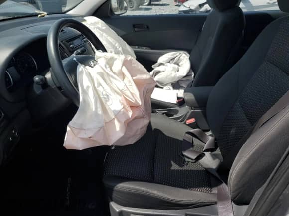 2012 Hyundai Elantra GLS z VIN KMHDB8AE5CU138565, wystawiony jako Copart lot #68157155 z przebiegiem Nie podano mil oraz Szkoda całkowita • Salvage title. Historia ofert i sprzedaży dostępna na DreamBid. Obrazek 7.