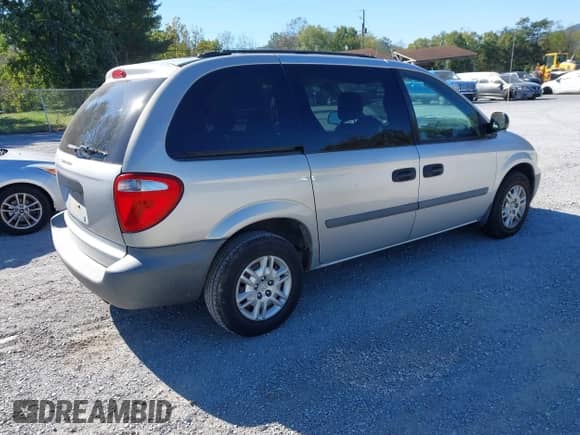 2007 Dodge Caravan SE with VIN 1D4GP25R57B238151, listed as a IAAI auction lot 43361576 with 110,906 mi miles and . Bid and sale history available at DreamBid. Image 4.