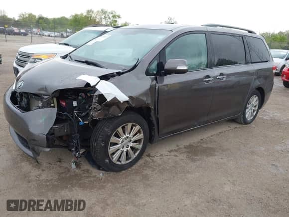 2014 Toyota Sienna XLE с VIN 5TDYK3DC0ES429307, выставлен на аукционе IAAI как лот 42353419 с пробегом 132 788 миль миль и . История ставок и продаж доступна на DreamBid. Изображение 2.