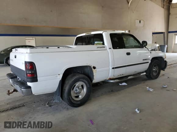 2000 Dodge 1500 с VIN 1B7HC13Z8YJ158201, выставлен на аукционе Copart как лот 59386735 с пробегом 239 398 миль миль и Списание • Salvage title. История ставок и продаж доступна на DreamBid. Изображение 3.