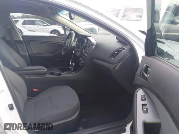 2015 Kia Optima LX z VIN 5XXGM4A71FG379247, wystawiony jako IAAI lot #43315720 z przebiegiem 262 464 mil mil oraz . Historia ofert i sprzedaży dostępna na DreamBid. Obrazek 5.