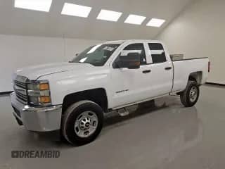 2015 Chevrolet Silverado 2500HD Work Truck z VIN 1GC2CUEG4FZ558368, wystawiony jako Copart lot #65718995 z przebiegiem 126 643 mil mil oraz Czysty tytuł • Clean title. Historia ofert i sprzedaży dostępna na DreamBid. Obrazek 1.
