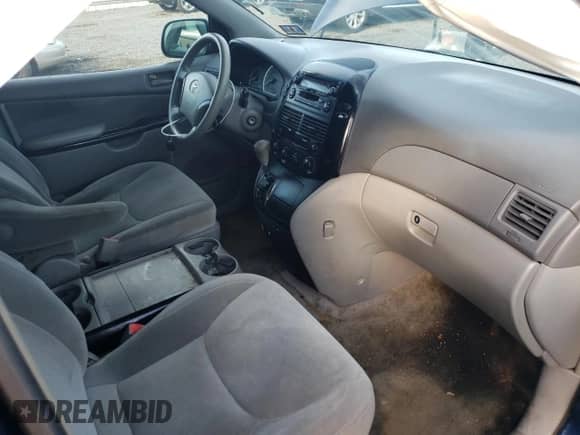 2005 Toyota Sienna LE with VIN 5TDBA23C15S039045, listed as a Copart auction lot 81860655 with 230,281 mi miles and Salvage title. Bid and sale history available at DreamBid. Image 8.
