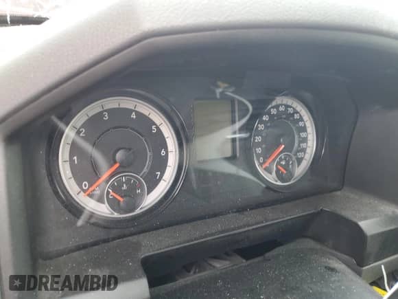 2019 Ram 1500 SLT z VIN 1C6RR6TT9KS584578, wystawiony jako Copart lot #71105885 z przebiegiem Nie podano mil oraz Nie do naprawy • Non repairable. Historia ofert i sprzedaży dostępna na DreamBid. Obrazek 9.