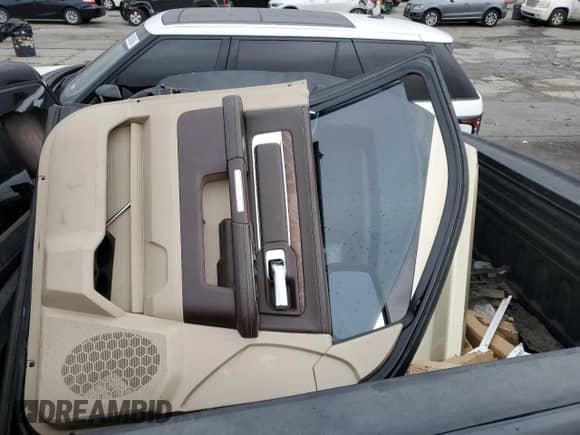 2015 Ram 1500 Laramie Longhorn с VIN 1C6RR7PM6FS536857, выставлен на аукционе Copart как лот 89286355 с пробегом Не указан миль и На запчасти • Non repairable. История ставок и продаж доступна на DreamBid. Изображение 12.