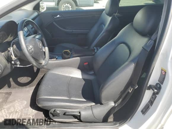 2005 Mercedes-Benz C 230 Kompressor z VIN WDBRN40J15A728239, wystawiony jako Copart lot #52258115 z przebiegiem 116 443 mil mil oraz Czysty tytuł • Clean title. Historia ofert i sprzedaży dostępna na DreamBid. Obrazek 9.