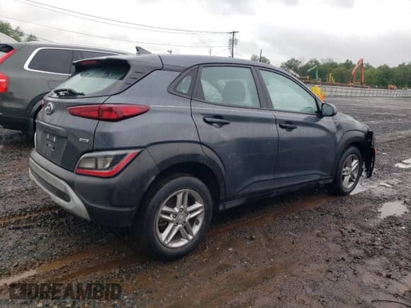 2022 Hyundai Kona SE z VIN KM8K2CAB9NU795713, wystawiony jako Copart lot #58092445 z przebiegiem 16 576 mil mil oraz Szkoda całkowita • Salvage title. Historia ofert i sprzedaży dostępna na DreamBid. Obrazek 3.