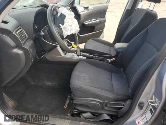 2013 Subaru Forester X z VIN JF2SHABC9DH409850, wystawiony jako Copart lot #70428495 z przebiegiem 113 681 mil mil oraz Szkoda całkowita • Salvage title. Historia ofert i sprzedaży dostępna na DreamBid. Obrazek 7.