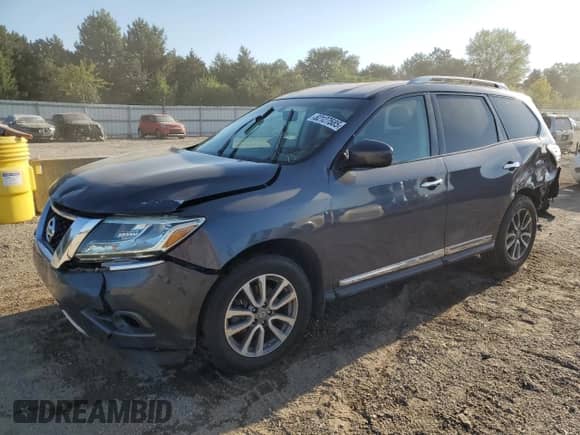 2013 Nissan Pathfinder SV with VIN 5N1AR2MN1DC632713, listed as a Copart auction lot 82127585 with 143,739 mi miles and Salvage title. Bid and sale history available at DreamBid. Image 1.