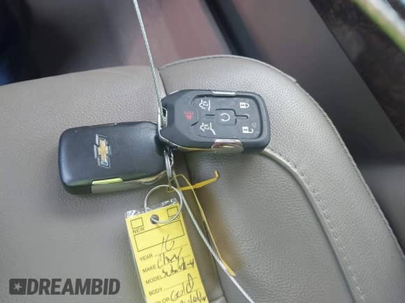 2016 Chevrolet Suburban LT z VIN 1GNSCHKC6GR408151, wystawiony jako IAAI lot #42629415 z przebiegiem 108 696 mil mil oraz . Historia ofert i sprzedaży dostępna na DreamBid. Obrazek 11.