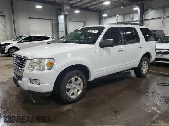 2010 Ford Explorer with VIN 1FMEU7D89AUA09742, listed as a Copart auction lot 44901595 with 122,509 mi miles and Salvage title. Bid and sale history available at DreamBid. Image 1.