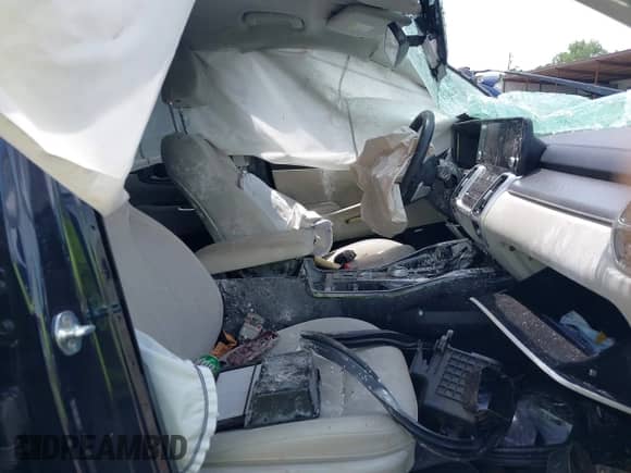 2022 Kia Sorento SX Prestige with VIN KNDRMDLH4N5063407, listed as a IAAI auction lot 39813502 with Not provided miles and . Bid and sale history available at DreamBid. Image 5.