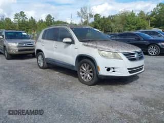 2009 Volkswagen Tiguan S с VIN WVGAV75N59W526987, выставлен на аукционе IAAI как лот 43394919 с пробегом Не указан миль и . История ставок и продаж доступна на DreamBid. Изображение 1.