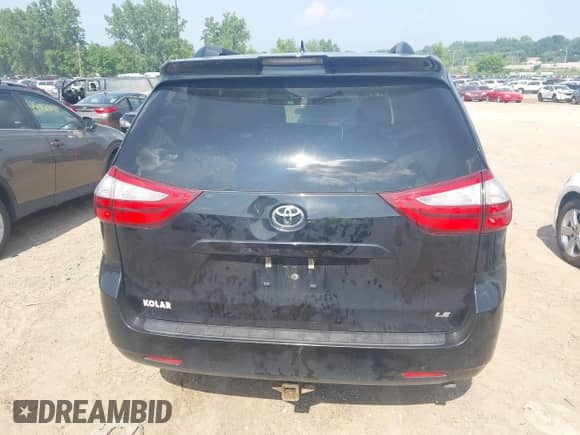 2018 Toyota Sienna LE Auto Access Seat с VIN 5TDKZ3DCXJS958579, выставлен на аукционе IAAI как лот 42805538 с пробегом 181 298 миль миль и . История ставок и продаж доступна на DreamBid. Изображение 15.