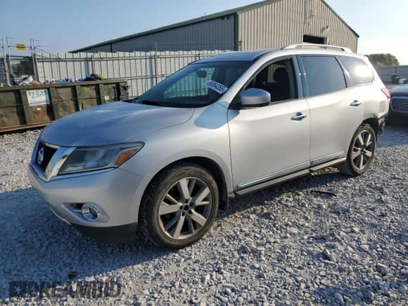 2015 Nissan Pathfinder Platinum with VIN 5N1AR2MM7FC685149, listed as a Copart auction lot 69064355 with 156,995 mi miles and Non repairable. Bid and sale history available at DreamBid. Image 1.