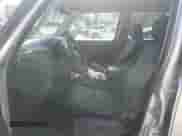 2010 Jeep Commander Sport с VIN 1J4RG4GK3AC125683, выставлен на аукционе Copart как лот 66455985 с пробегом 156 671 миль миль и Списание • Salvage title. История ставок и продаж доступна на DreamBid. Изображение 7.