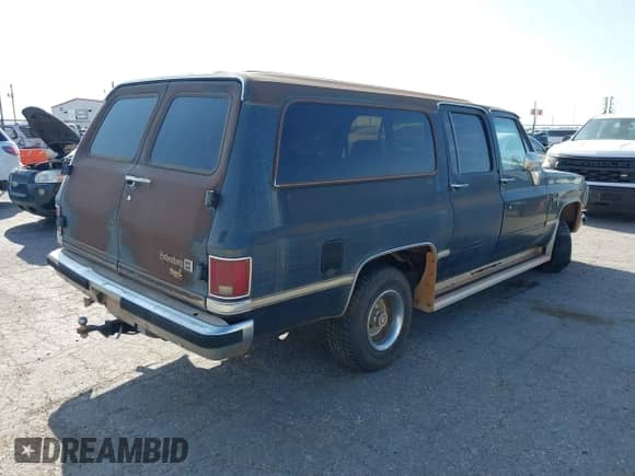 1986 Chevrolet Suburban с VIN 1G8EK16L2GF119497, выставлен на аукционе IAAI как лот 41908319 с пробегом 72 087 миль миль и . История ставок и продаж доступна на DreamBid. Изображение 4.