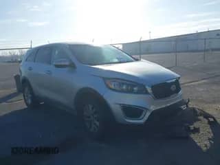 2018 Kia Sorento LX with VIN 5XYPG4A38JG423124, listed as a IAAI auction lot 41759783 with 87,754 mi miles and . Bid and sale history available at DreamBid. Image 1.