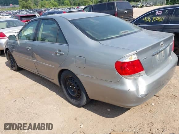 2005 Toyota Camry STD с VIN 4T1BE32K95U528173, выставлен на аукционе IAAI как лот 42680483 с пробегом 249 711 миль миль и . История ставок и продаж доступна на DreamBid. Изображение 3.