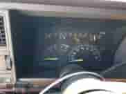 1994 Chevrolet Blazer z VIN 1GNEK18K4RJ330783, wystawiony jako Copart lot #48926515 z przebiegiem 245 388 mil mil oraz Szkoda całkowita • Salvage title. Historia ofert i sprzedaży dostępna na DreamBid. Obrazek 9.