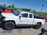 2016 Toyota Tacoma SR с VIN 5TFSX5EN5GX045748, выставлен на аукционе IAAI как лот 41987259 с пробегом 117 450 миль миль и . История ставок и продаж доступна на DreamBid. Изображение 14.