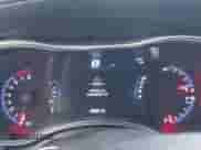 2015 Jeep Grand Cherokee SRT z VIN 1C4RJFDJ8FC951631, wystawiony jako IAAI lot #41277071 z przebiegiem 93 604 mil mil oraz . Historia ofert i sprzedaży dostępna na DreamBid. Obrazek 7.