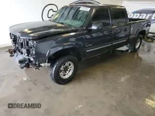 2004 Chevrolet Silverado 2500 LT с VIN 1GCGK23U74F143758, выставлен на аукционе Copart как лот 46089805 с пробегом 362 890 миль миль и Списание • Salvage title. История ставок и продаж доступна на DreamBid. Изображение 1.