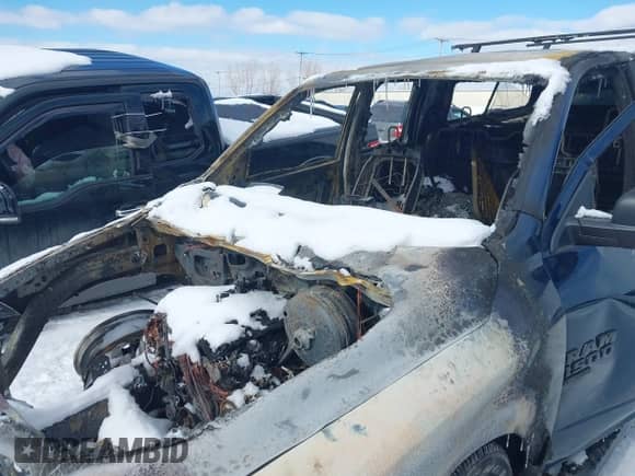 2019 Ram 1500 Warlock z VIN 1C6RR7GGXKS686345, wystawiony jako IAAI lot #41605563 z przebiegiem 54 510 mil mil oraz . Historia ofert i sprzedaży dostępna na DreamBid. Obrazek 14.