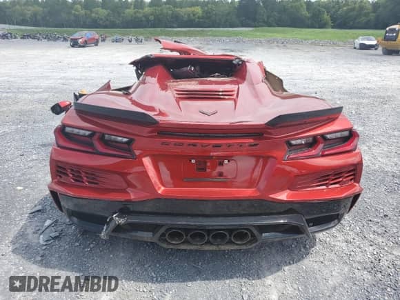 2024 Chevrolet Corvette 3LZ z VIN 1G1YF3D37R5603821, wystawiony jako Copart lot #63896454 z przebiegiem Nie podano mil oraz Szkoda całkowita • Salvage title. Historia ofert i sprzedaży dostępna na DreamBid. Obrazek 6.