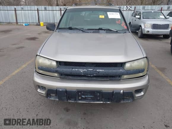 2002 Chevrolet TrailBlazer LS with VIN 1GNDT13S522363484, listed as a IAAI auction lot 41907378 with Not provided miles and . Bid and sale history available at DreamBid. Image 6.