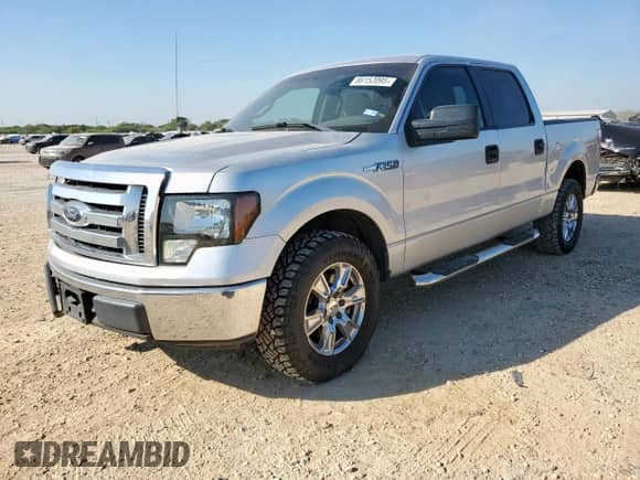 2010 Ford F-150 XL z VIN 1FTEW1C81AFC70641, wystawiony jako Copart lot #86152095 z przebiegiem 239 322 mil mil oraz Szkoda całkowita • Salvage title. Historia ofert i sprzedaży dostępna na DreamBid. Obrazek 1.