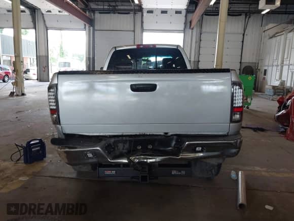 2005 Dodge 2500 SLT z VIN 3D7KS28C95G753869, wystawiony jako IAAI lot #42268500 z przebiegiem 151 791 mil mil oraz . Historia ofert i sprzedaży dostępna na DreamBid. Obrazek 16.