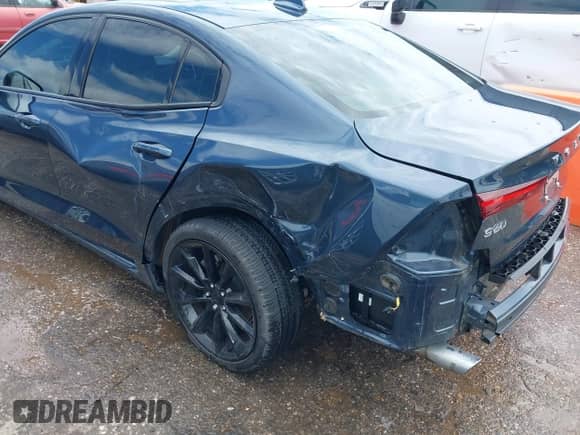 2021 Volvo S60 Momentum z VIN 7JR102FK7MG092974, wystawiony jako IAAI lot #42656755 z przebiegiem 16 689 mil mil oraz . Historia ofert i sprzedaży dostępna na DreamBid. Obrazek 6.