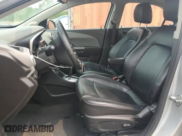 2020 Chevrolet Sonic Premier с VIN 1G1JF5SB9L4115037, выставлен на аукционе Copart как лот 59283025 с пробегом 91 907 миль миль и Списание • Salvage title. История ставок и продаж доступна на DreamBid. Изображение 7.