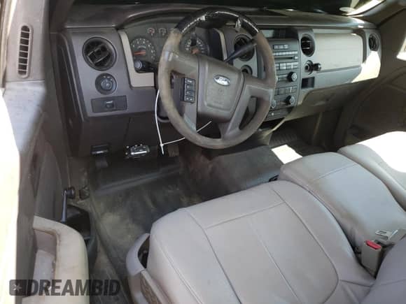 2010 Ford F-150 XL с VIN 1FTMF1C89AKE36276, выставлен на аукционе Copart как лот 67572345 с пробегом 269 900 миль миль и Чистый • Clean title. История ставок и продаж доступна на DreamBid. Изображение 8.