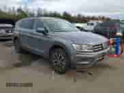 2021 Volkswagen Tiguan SE z VIN 3VV2B7AX8MM158131, wystawiony jako Copart lot #81827505 z przebiegiem 87 744 mil mil oraz Szkoda całkowita • Salvage title. Historia ofert i sprzedaży dostępna na DreamBid. Obrazek 4.