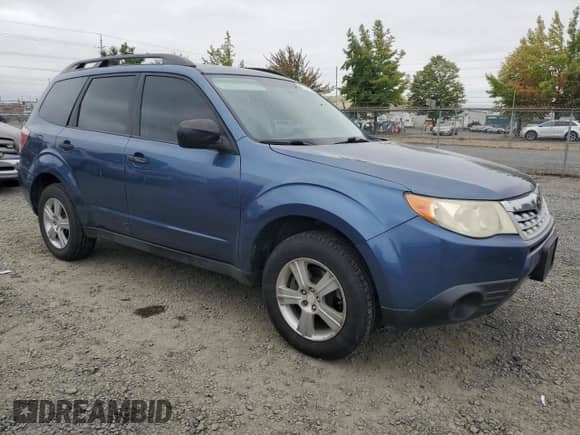 2012 Subaru Forester X z VIN JF2SHABC8CH425181, wystawiony jako Copart lot #80501965 z przebiegiem 102 413 mil mil oraz Szkoda całkowita • Salvage title. Historia ofert i sprzedaży dostępna na DreamBid. Obrazek 4.
