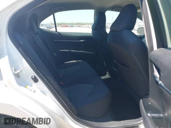 2018 Toyota Camry SE z VIN 4T1B11HK0JU023012, wystawiony jako IAAI lot #43142534 z przebiegiem 122 170 mil mil oraz . Historia ofert i sprzedaży dostępna na DreamBid. Obrazek 8.