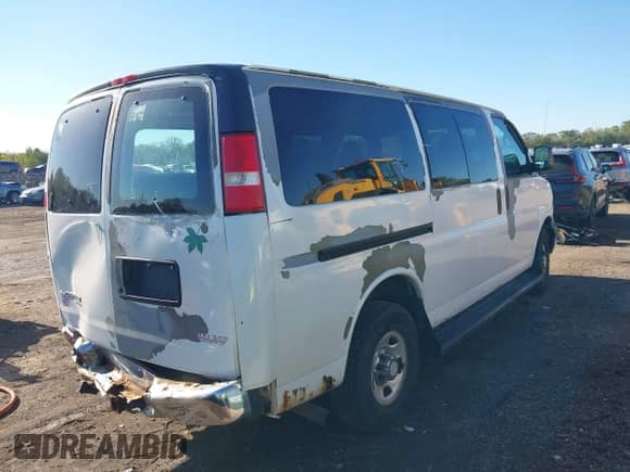 2009 Chevrolet Express Passenger с VIN 1GAHG35K591174852, выставлен на аукционе IAAI как лот 43410418 с пробегом 229 583 миль миль и . История ставок и продаж доступна на DreamBid. Изображение 4.