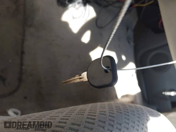 2007 Chevrolet Suburban LS z VIN 3GNGK26K07G281954, wystawiony jako IAAI lot #43444651 z przebiegiem 171 677 mil mil oraz . Historia ofert i sprzedaży dostępna na DreamBid. Obrazek 11.