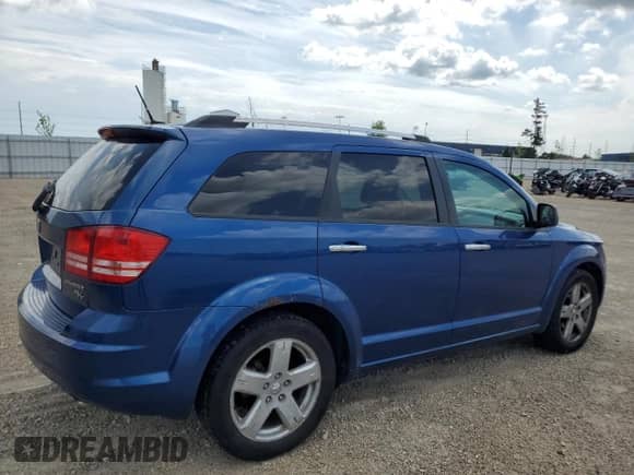 2009 Dodge Journey R/T with VIN 3D4GH67V39T591830, listed as a Copart auction lot 63478055 with 177,000 mi miles and Salvage title. Bid and sale history available at DreamBid. Image 3.