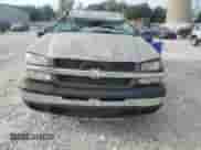 2005 Chevrolet Silverado 1500 z VIN 1GCEC14X75Z302382, wystawiony jako Copart lot #68859405 z przebiegiem Nie podano mil oraz Czysty tytuł • Clean title. Historia ofert i sprzedaży dostępna na DreamBid. Obrazek 5.