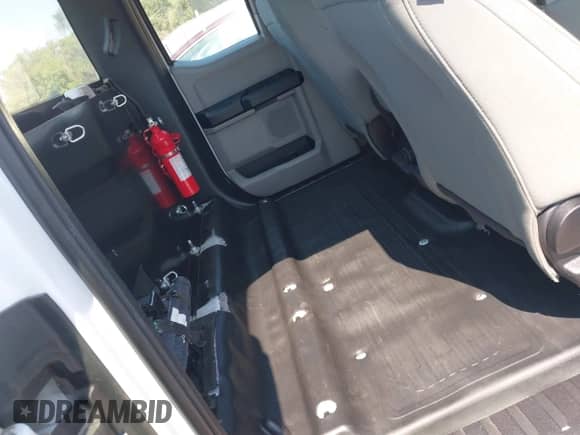 2018 Ford F-150 XL with VIN 1FTEX1CB5JKF29695, listed as a IAAI auction lot 43152755 with 126,516 mi miles and . Bid and sale history available at DreamBid. Image 8.