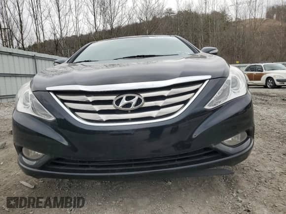 2013 Hyundai Sonata Limited with VIN 5NPEC4AC8DH580071, listed as a Copart auction lot 48237685 with 143,045 mi miles and Clean title. Bid and sale history available at DreamBid. Image 5.