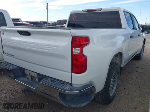 2021 Chevrolet Silverado 1500 Work Truck z VIN 1GCUYAEF8MZ367937, wystawiony jako IAAI lot #41631931 z przebiegiem 101 394 mil mil oraz . Historia ofert i sprzedaży dostępna na DreamBid. Obrazek 4.