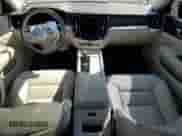 2024 Volvo S60 Core Dark Theme с VIN 7JRL12FK7RG309372, выставлен на аукционе Copart как лот 80664165 с пробегом Не указан миль и Списание • Salvage title. История ставок и продаж доступна на DreamBid. Изображение 8.