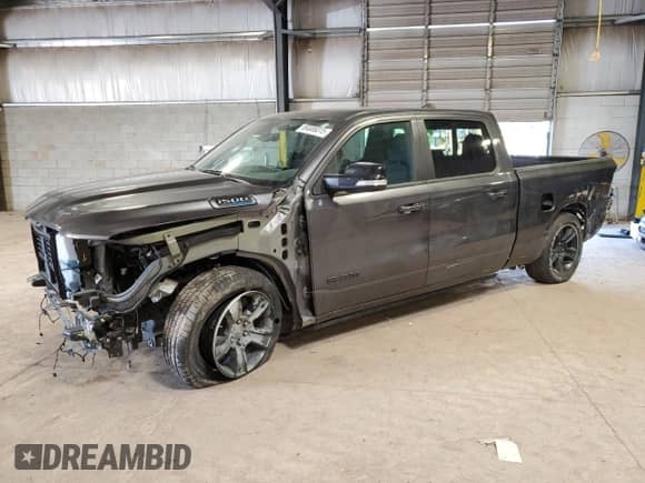 2022 Ram 1500 Big Horn z VIN 1C6SRFMT5NN368973, wystawiony jako Copart lot #69306015 z przebiegiem 33 151 mil mil oraz Szkoda całkowita • Salvage title. Historia ofert i sprzedaży dostępna na DreamBid. Obrazek 1.