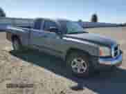 2005 Dodge Dakota SLT with VIN 1D7HW42N05S131612, listed as a Copart auction lot 62791715 with 205,864 mi miles and Clean title. Bid and sale history available at DreamBid. Image 4.