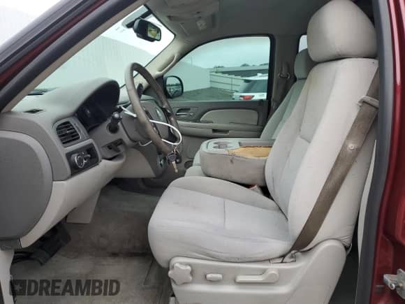 2008 Chevrolet Tahoe LS z VIN 1GNFC13C98J136802, wystawiony jako Copart lot #68869385 z przebiegiem 276 687 mil mil oraz Czysty tytuł • Clean title. Historia ofert i sprzedaży dostępna na DreamBid. Obrazek 7.