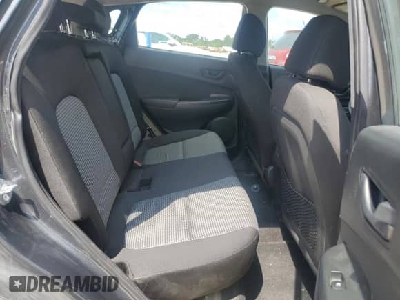 2020 Hyundai Kona SE z VIN KM8K1CAA9LU430018, wystawiony jako Copart lot #69831065 z przebiegiem 99 679 mil mil oraz Szkoda całkowita • Salvage title. Historia ofert i sprzedaży dostępna na DreamBid. Obrazek 10.